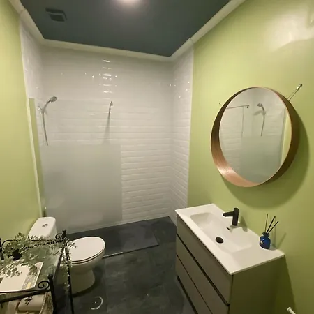 Charming Chiado 2bedr W/balcony And View * Лісабон