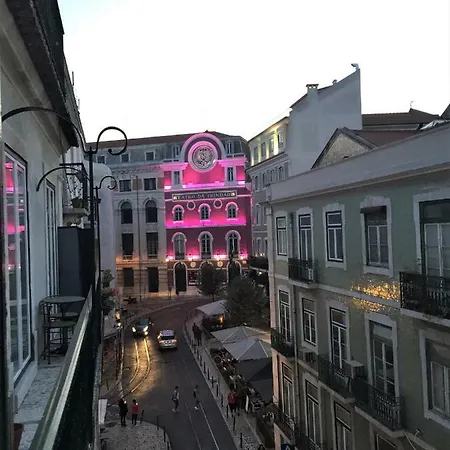 Lejlighed Charming Chiado 2bedr W/balcony And View Lisboa