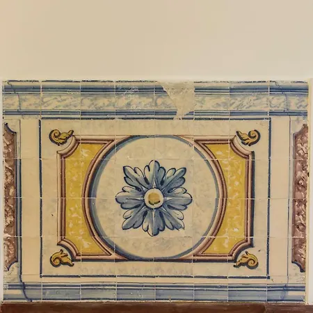 Апартаменти Charming Chiado 2bedr W/balcony And View Лісабон