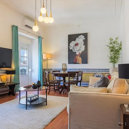 Lejlighed Charming Chiado 2bedr W/balcony And View Lisboa