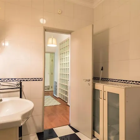 Charming Chiado 2bedr W/balcony And View Lejlighed Lisboa