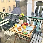 Charming Chiado 2bedr W/balcony And View