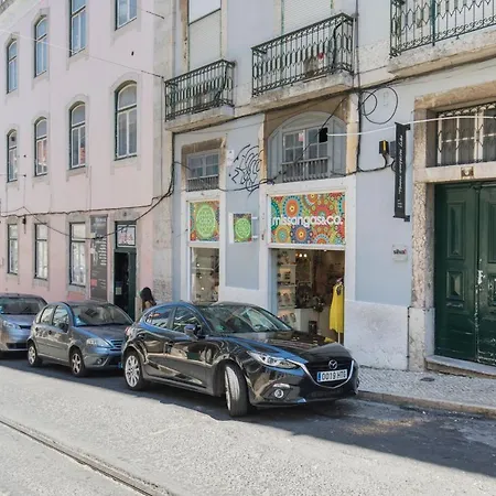 Charming Chiado 2bdr With Balcony By Lovelystay