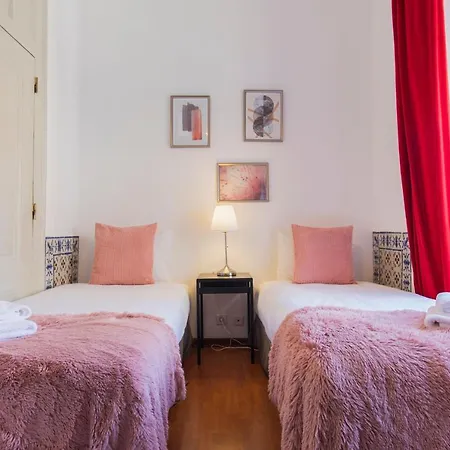 Charming Chiado 2bedr W/balcony And View Appartement *